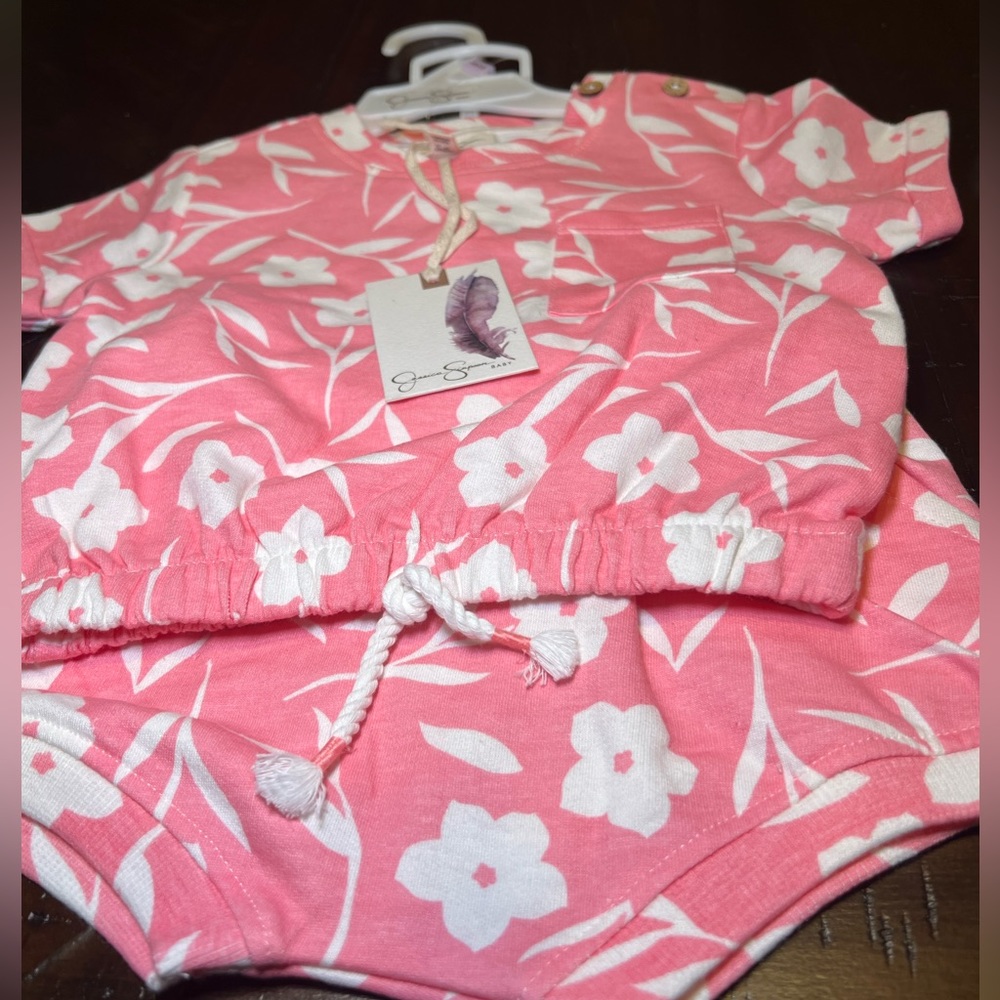 Jessica Simpson 6-9 months baby girl 2 piece pink and white matching short set